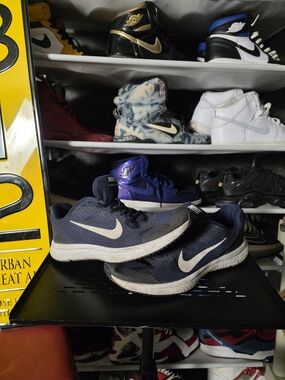 🔥 Nike Run All Day Size 10 Navy and White Men's Athletic Running Shoes